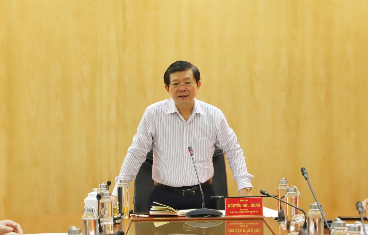 Phó Chủ tịch Ủy ban Trung ương MTTQ Việt Nam Nguyễn Hữu Dũng phát biểu tại hội nghị.