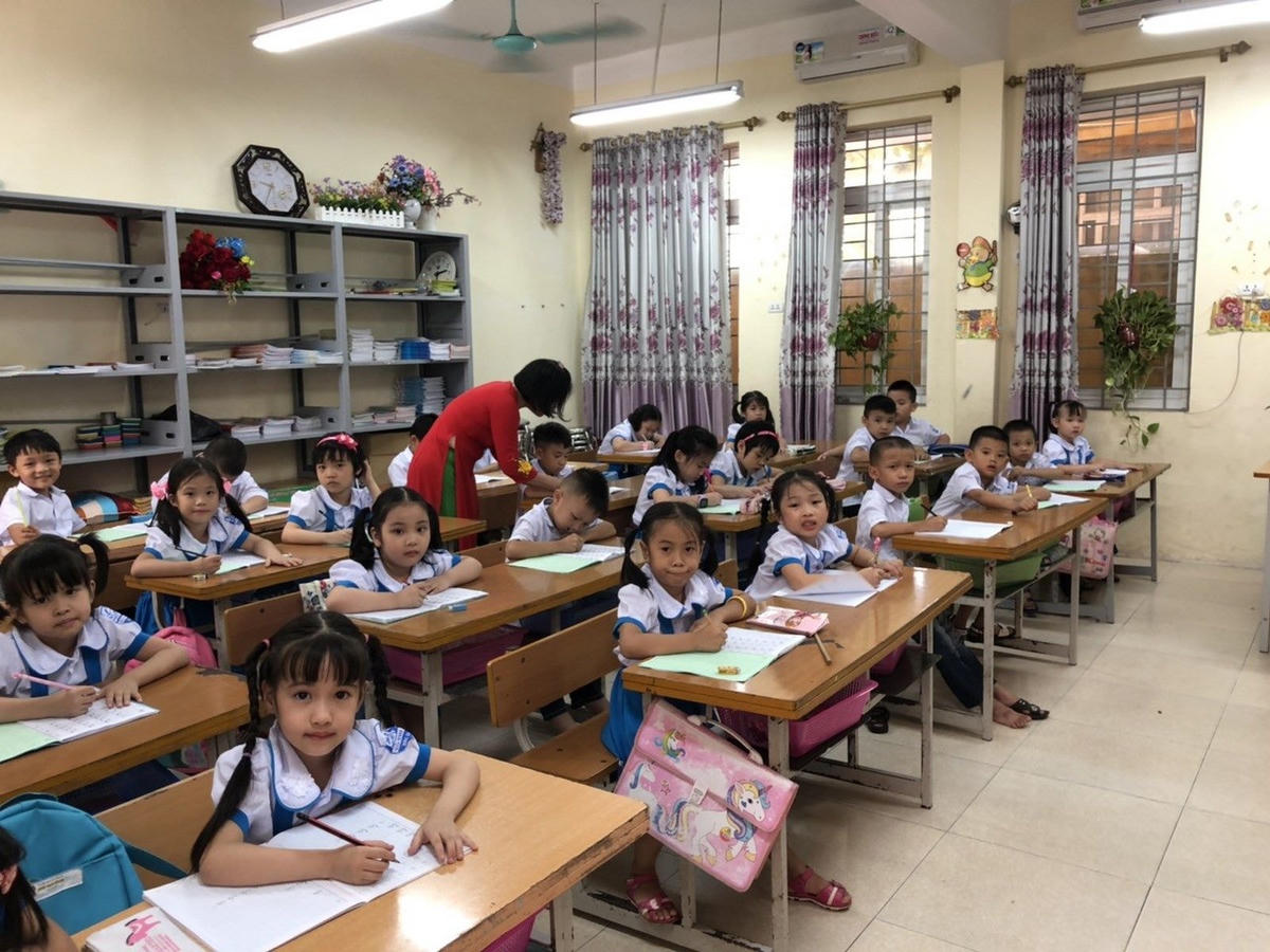 Đạo đức và yêu trẻ là yếu tố rất quan trọng của người giáo viên.  