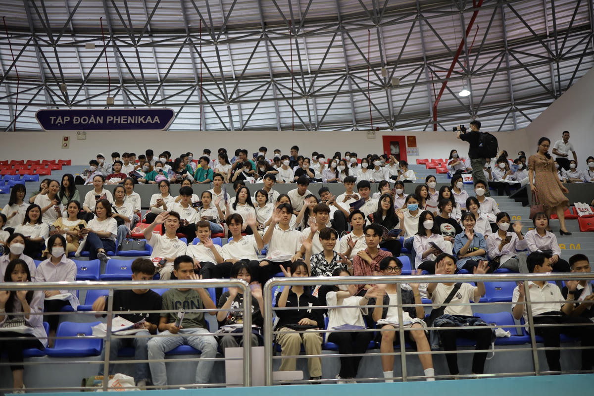 Gần 400 học sinh có trải nghiệm thực tế với chương trình “Phenikaa Campus Tour”.