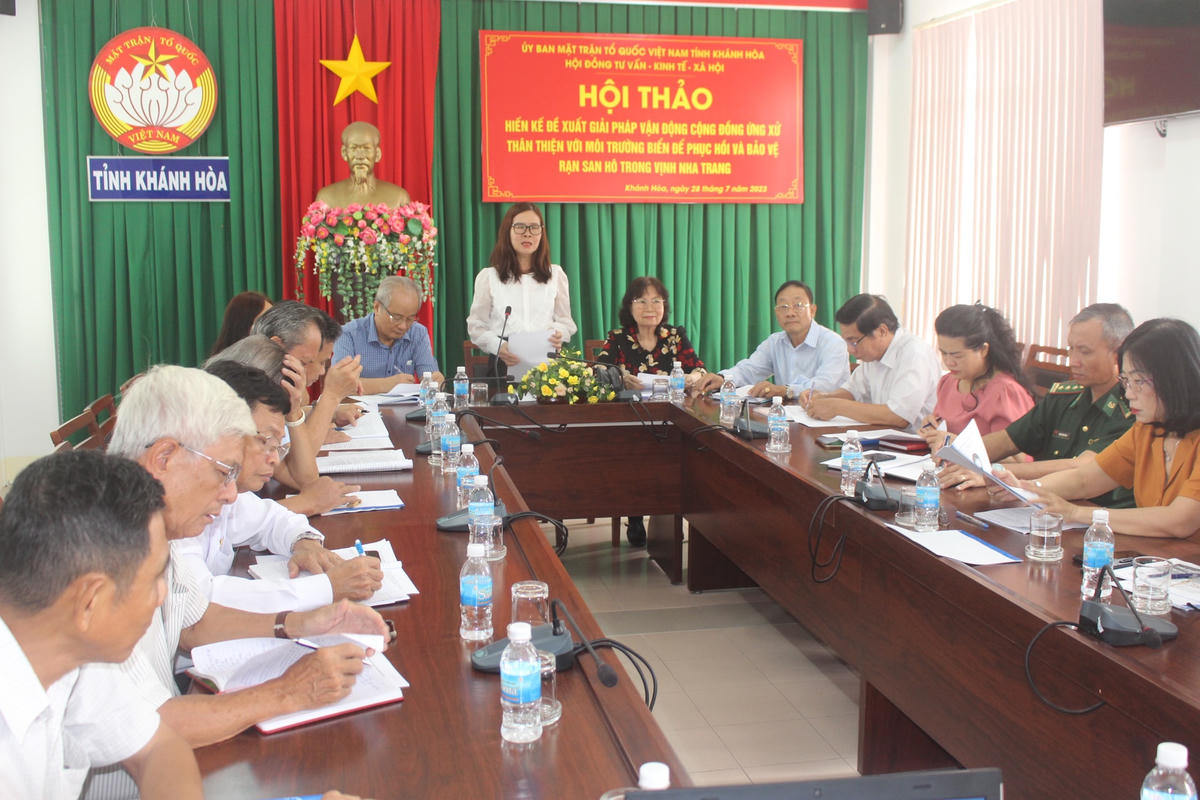 Hội thảo về việc bảo vệ và phát triển rạn san hô trong Vịnh Nha Trang.
