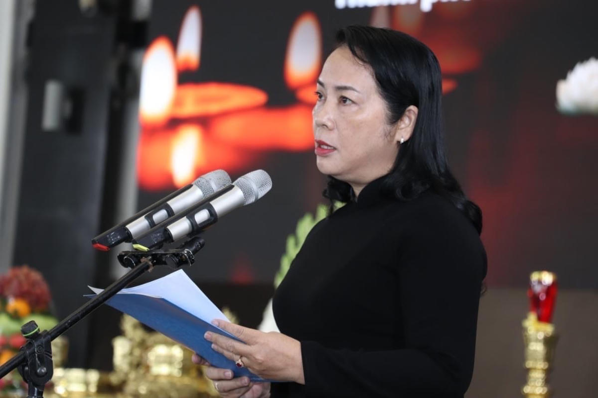 Bà Trần Kim Yến, Chủ tịch Ủy ban MTTQ TP HCM phát biểu tại buổi lễ.