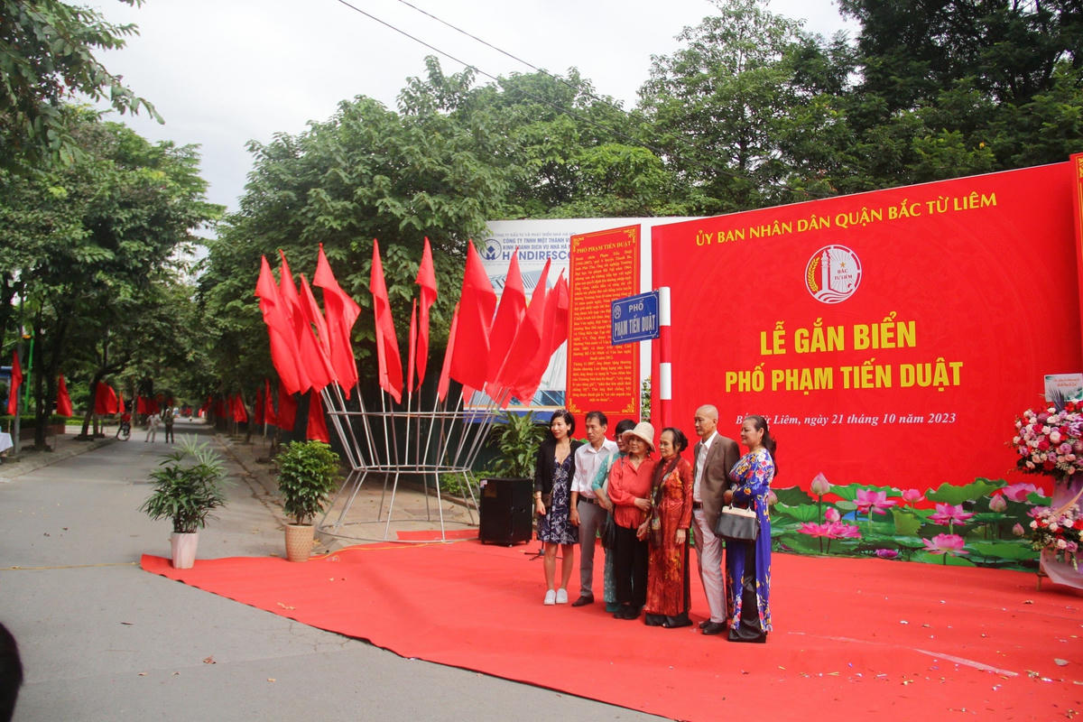 Phố Phạm Tiến Duật.