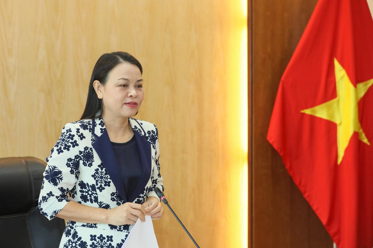 Ủy viên Trung ương Đảng, Phó Chủ tịch - Tổng Thư ký UBTƯ MTTQ Việt Nam Nguyễn Thị Thu Hà, Chủ tịch Hội đồng Chung khảo phát biểu tại cuộc họp.