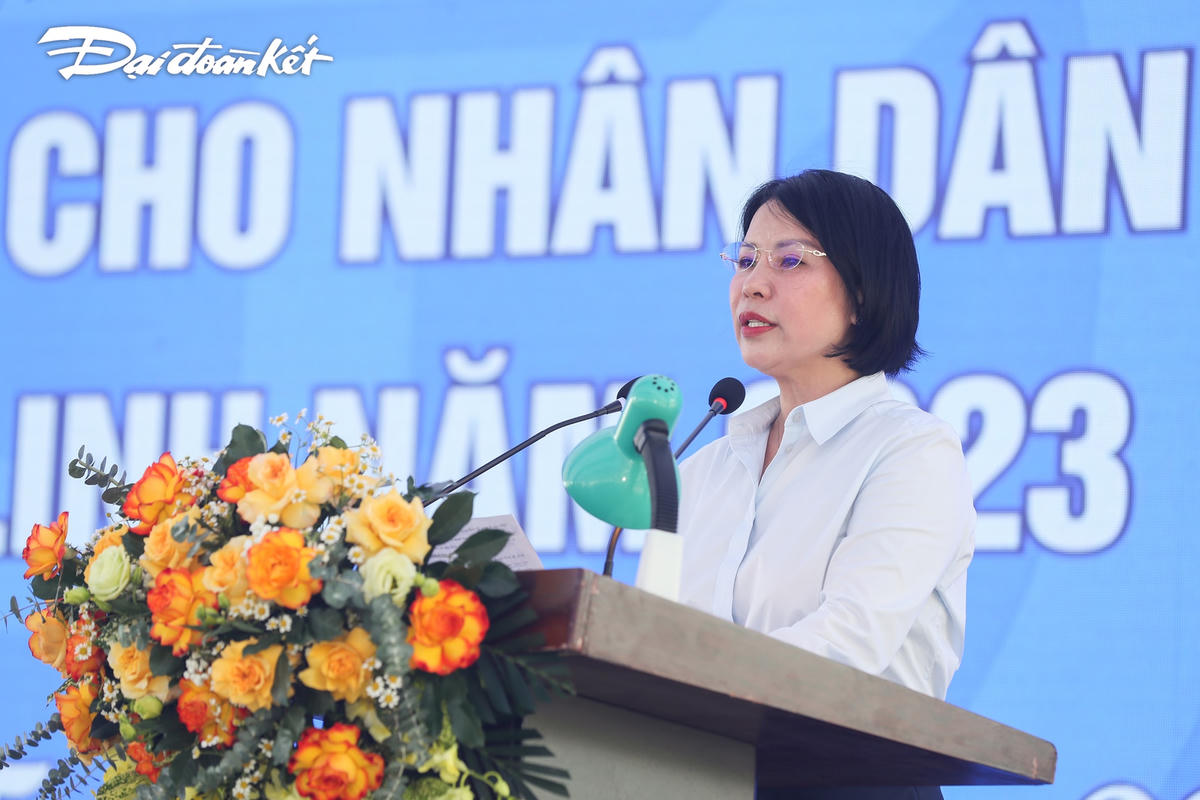 Bà Trần Thị Nhị Hà, Giám đốc Sở Y tế thành phố Hà Nội phát biểu tại buổi lễ.