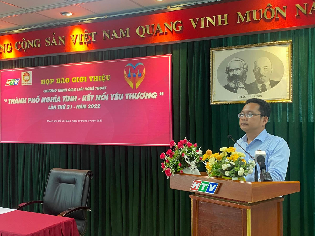 Ông Phạm Minh Tuấn, Phó Chủ tịch Ủy ban MTTQ Việt Nam thành phố thông tin tại buổi họp báo.