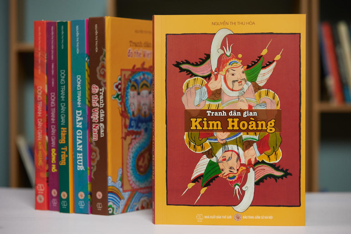Bìa cuốn sách “Tranh dân gian Kim Hoàng”.