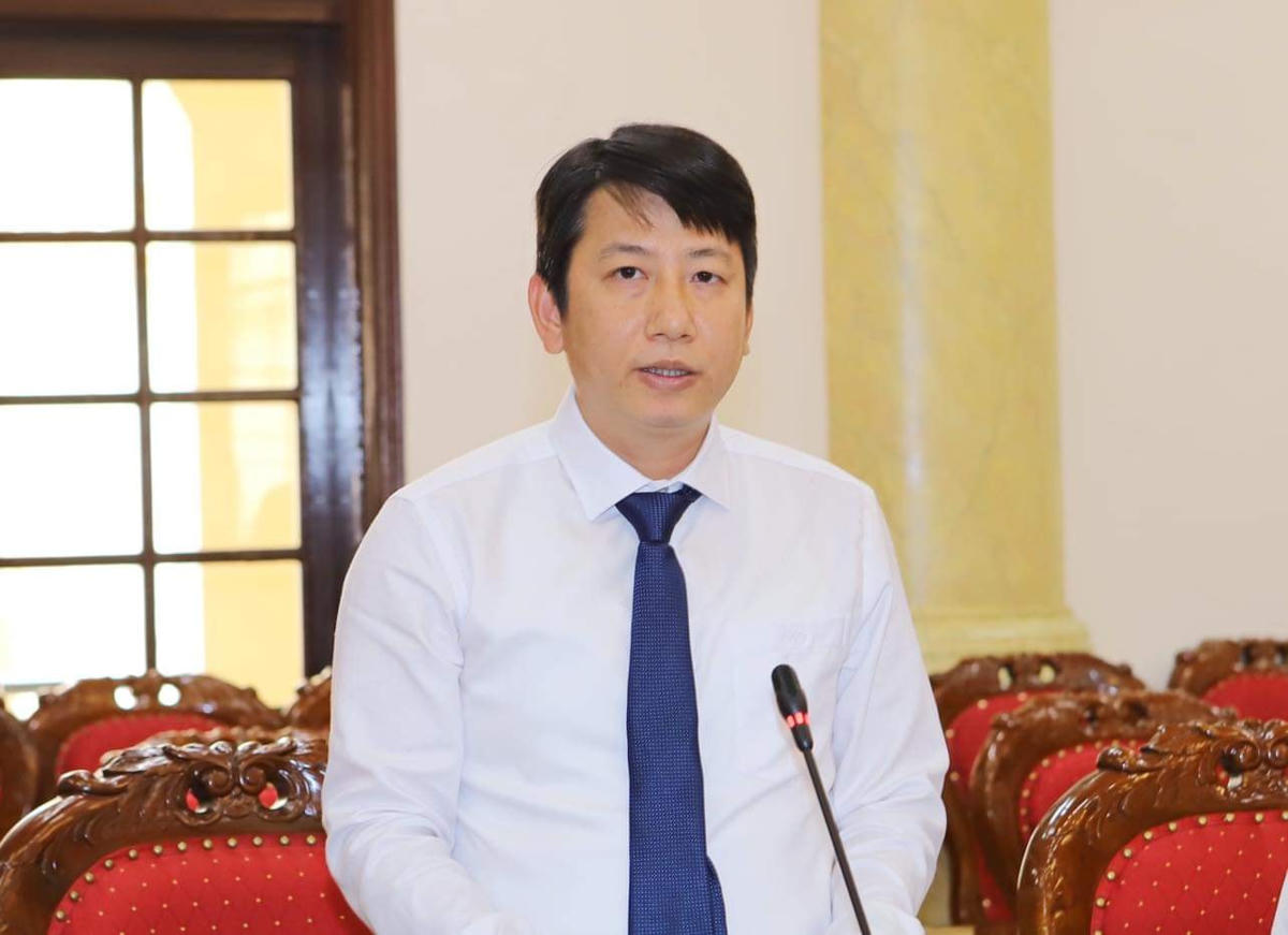 Tân Tổng Biên tập Báo Thanh Hoá thay mặt 6 trường hợp được bổ nhiệm phát biểu nhận nhiệm vụ.