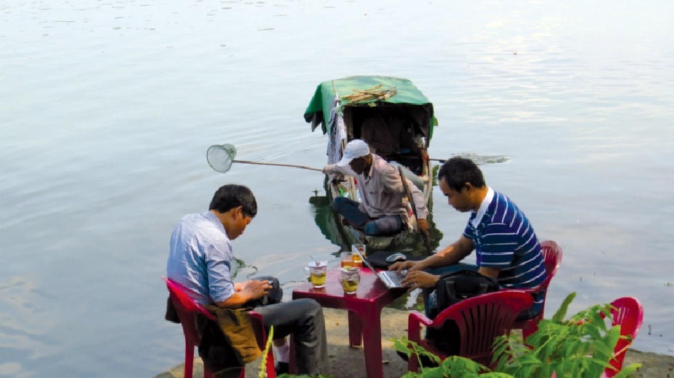 Tin bài được cập nhật nhanh nhất trong mọi điều kiện, hoàn cảnh. Ảnh: Thanh Tùng.