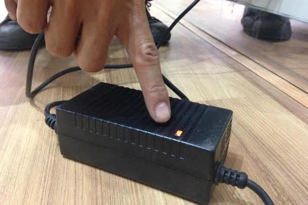 Một bộ sạc cho xe máy điện. Nguồn: Dân Trí.