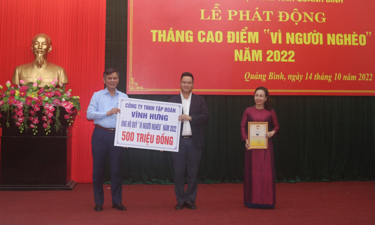 Doanh nghiệp ủng hộ Quỹ "Vì người nghèo" tỉnh Quảng Bình năm 2022.