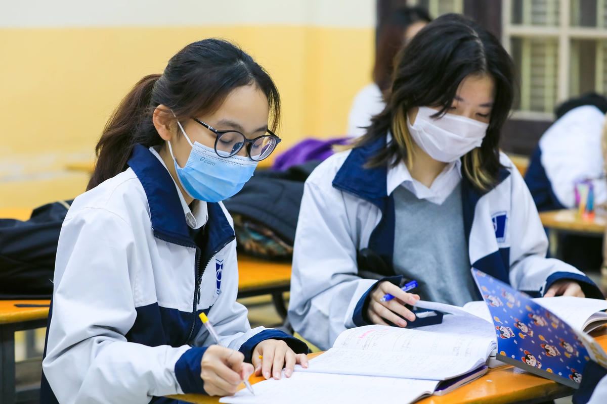 Hiện cả nước vẫn còn khoảng 4% học sinh, sinh viên chưa tham gia bảo hiểm y tế. Ảnh: Quang Vinh.