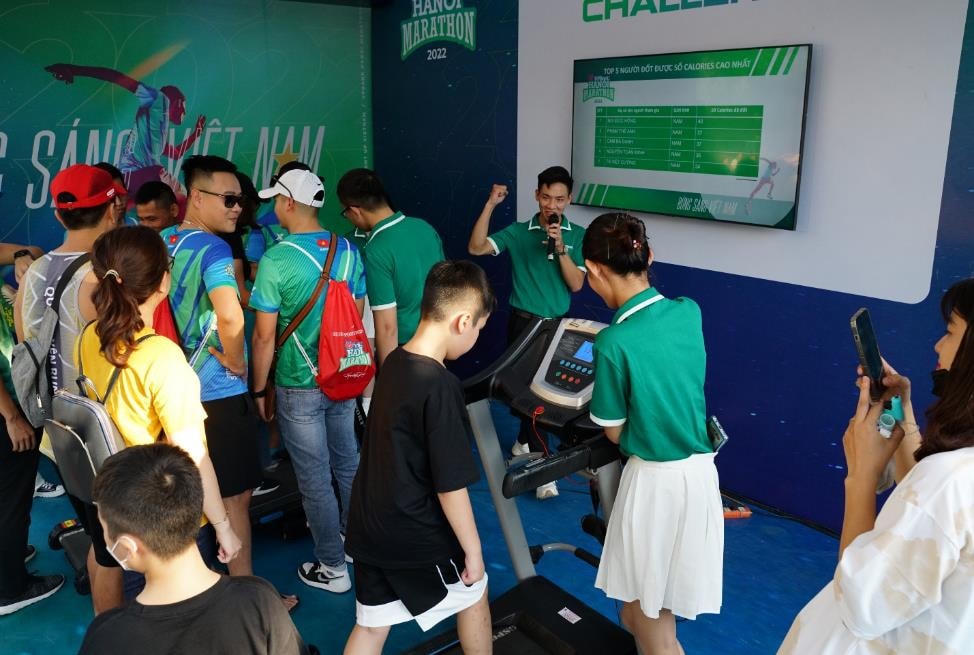 Sôi động giải chạy marathon quốc tế chính thức của Hà Nội trước giờ tranh tài
