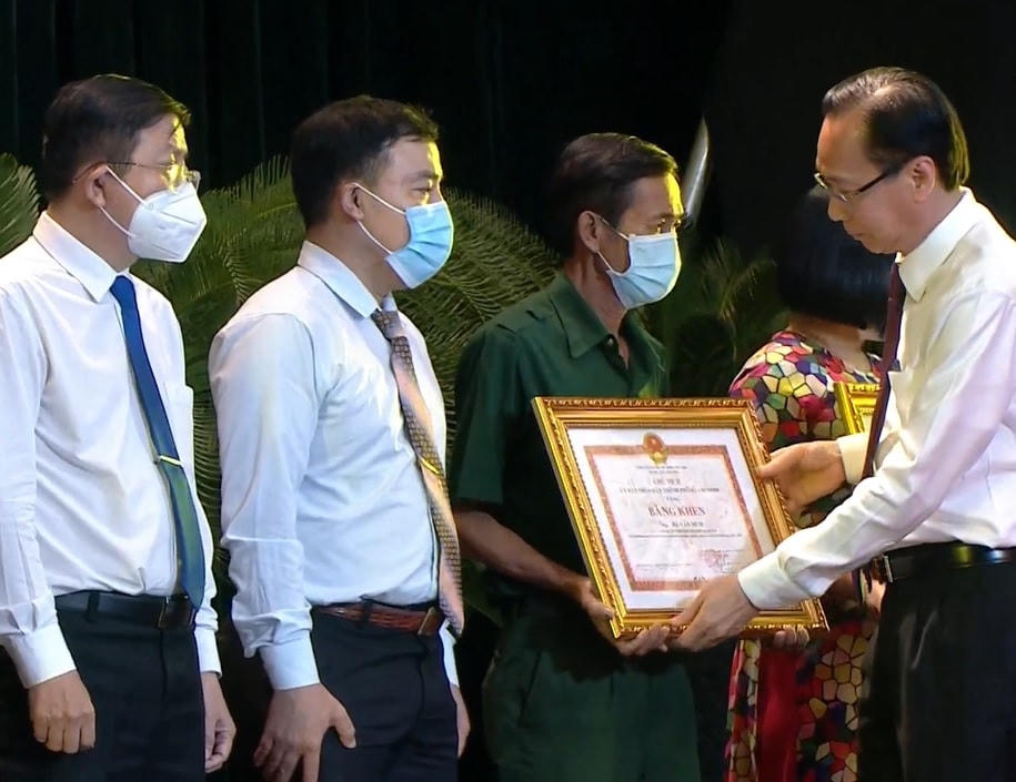 Quang cảnh lễ biểu dương vào chiều 18/5.