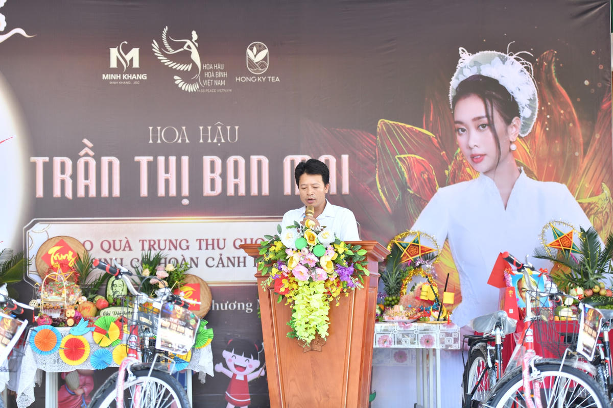 Hiệu trưởng Trường THCS Tốt Động Lê Chí Vương phát biểu tại chương trình.
