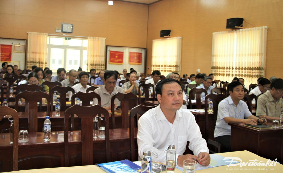 hoi-nghi-2.jpg