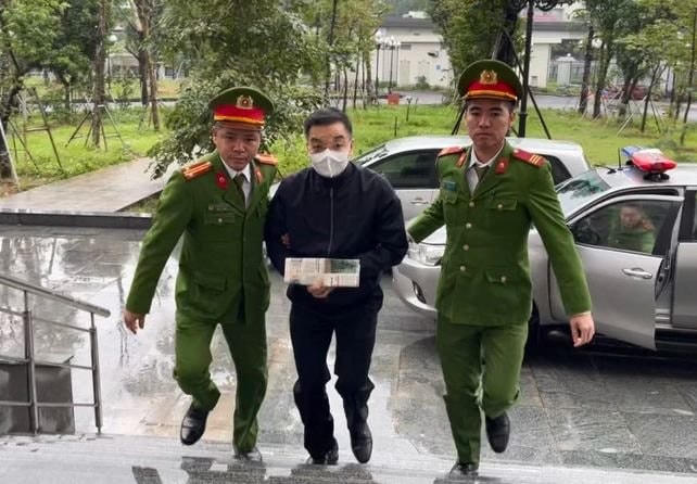 xet-xu-vu-viet-a-dan-giai-cac-bi-cao-ra-toa-ddk-1.jpg