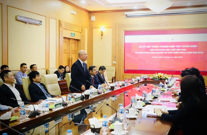 Đồng chí Nguyễn Phú Cường, Bí thư Đảng ủy, Chủ tịch HĐTV Vinachem phát biểu tại buổi lễ.