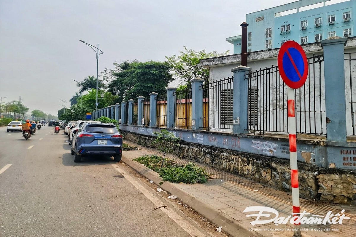 bai_xe_khong_phep-le-khanh2.jpg