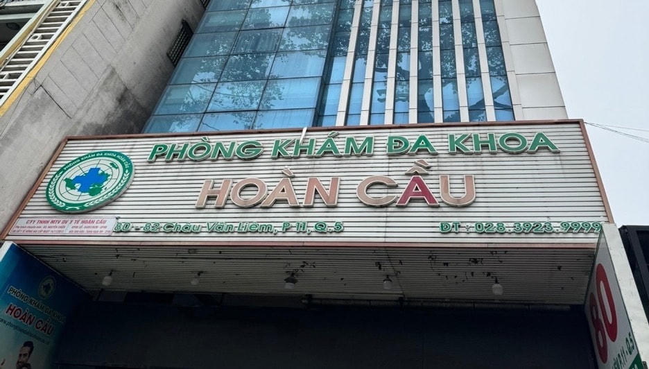 Phòng khám vẽ bệnh, moi tiền bệnh nhân