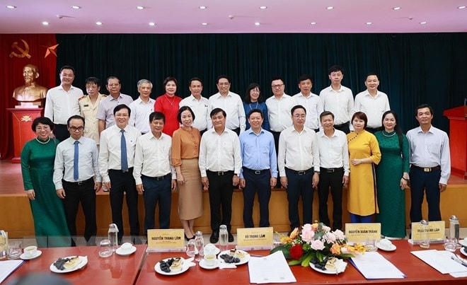 Thủ tướng Phạm Minh Chính với các đại biểu. (Ảnh: Dương Giang/TTXVN).