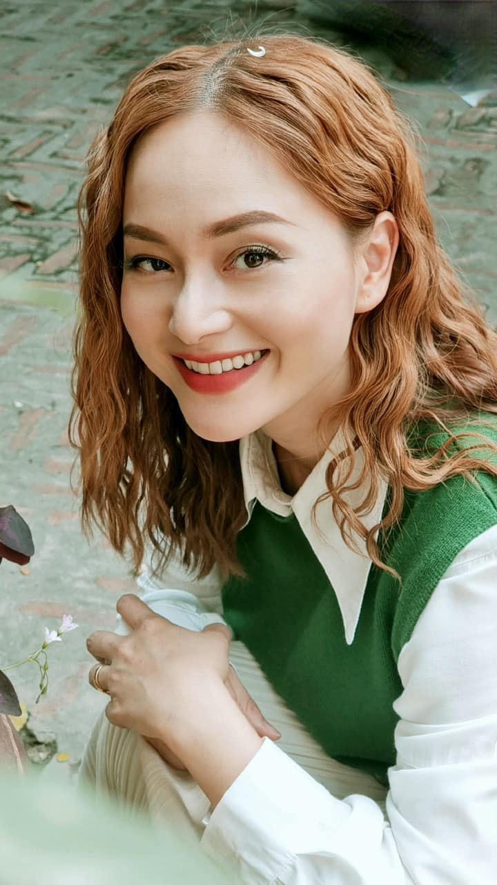 ... nhưng với Lan Phương, vai diễn Hà trong "Gia đình mình vui bất thình lình" lại rất thú vị. Ảnh: FBNV. 