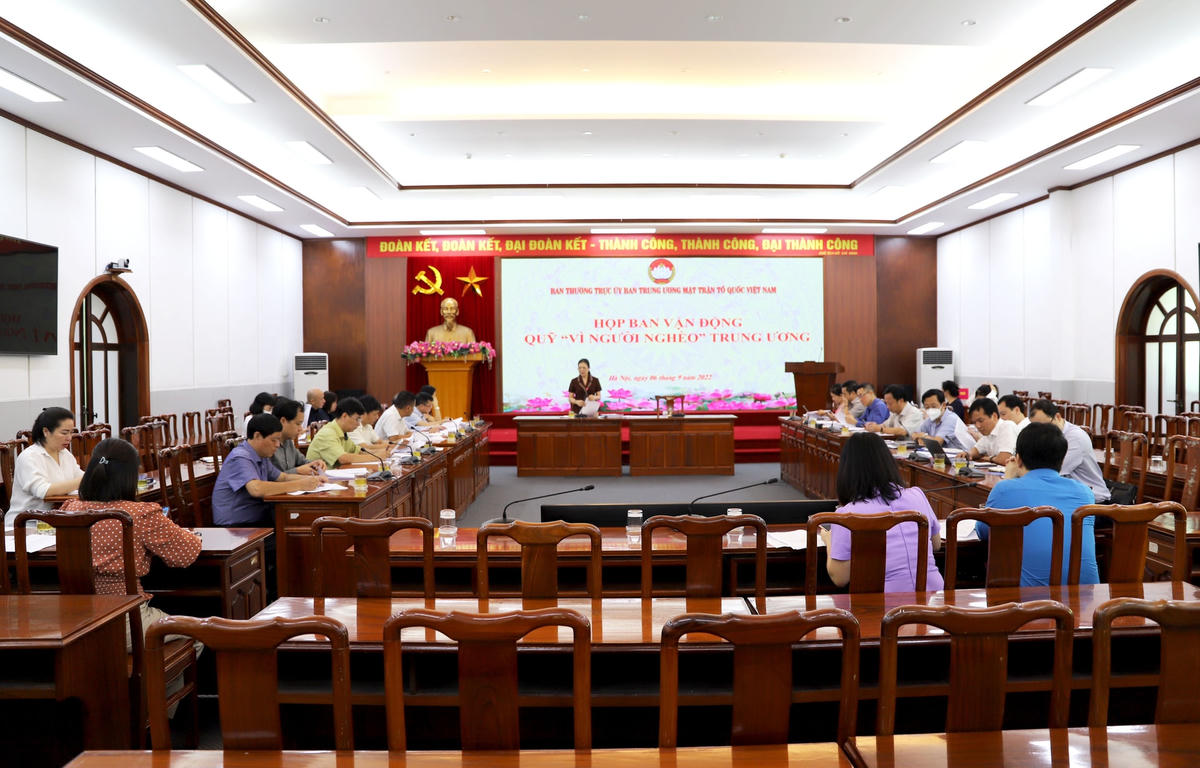 Quang cảnh cuộc họp.