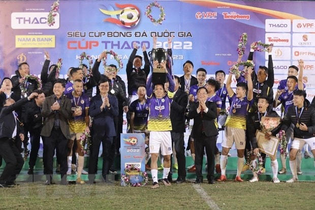 Giành Siêu cúp Quốc gia, Hà Nội FC hoàn tất 'cú ăn ba' ở mùa giải 2022 sau khi vô địch V-League và Cúp Quốc gia. Ảnh: TTXVN.