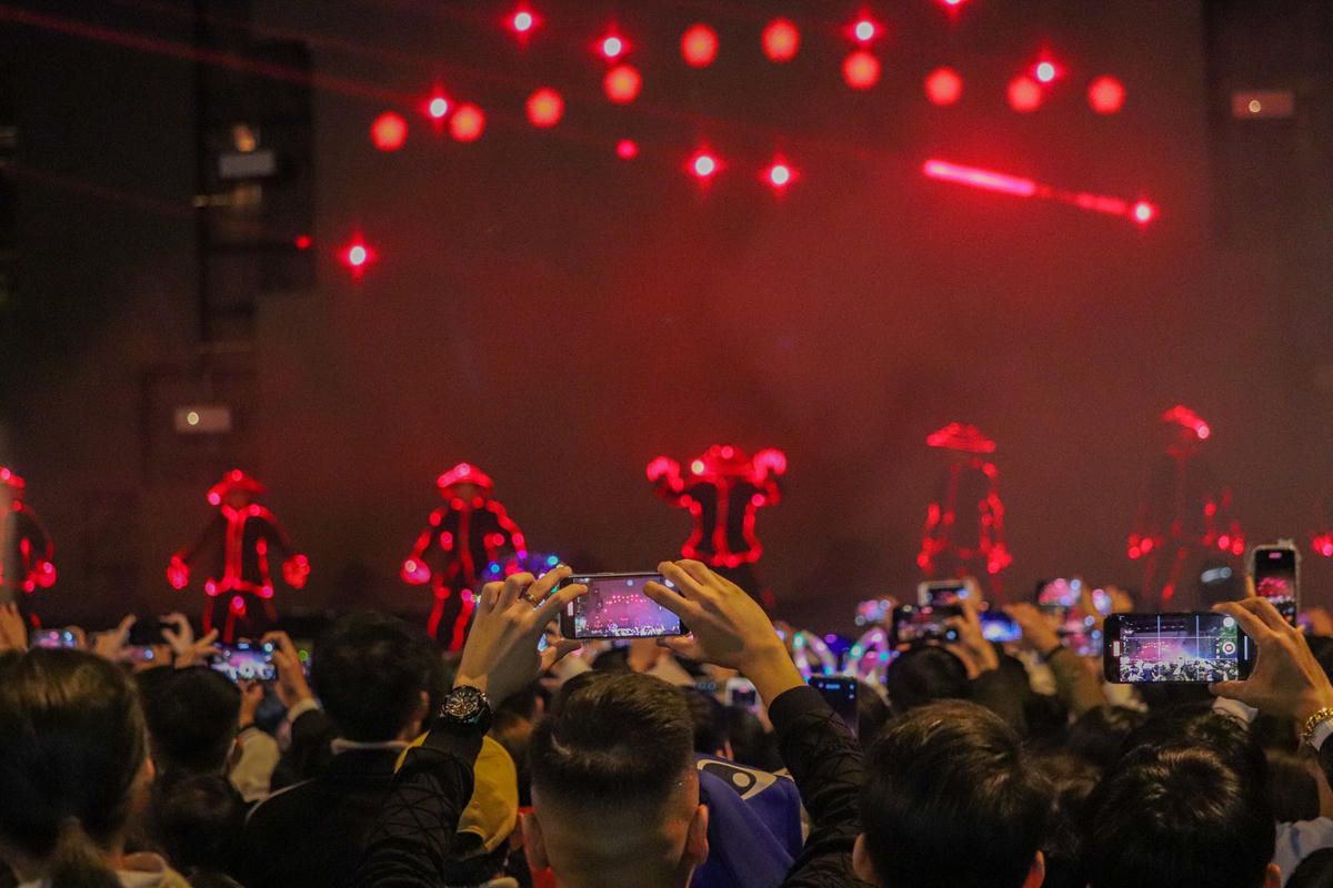 Theo đó, Sở Du lịch Quảng Bình đã phối hợp với các đơn vị liên quan tổ chức chương trình Countdown Party 2023 từ 20 giờ ngày 31.12.2022 đến 2 giờ ngày 1.1.2023 với hàng loạt chương trình hấp dẫn.