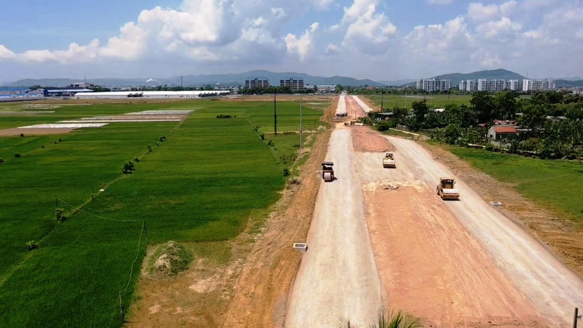 Với phương châm: “bàn giao mặt bằng tới đâu, thi công tới đó”.