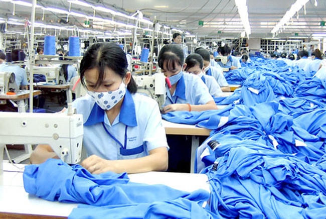 Những doanh nghiệp khó khăn được lùi đóng phí công đoàn.