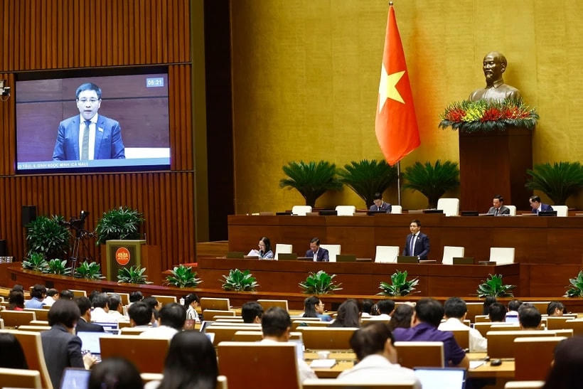 Bộ trưởng Bộ Tài chính Nguyễn Văn Thắng phát biểu giải trình, làm rõ một số vấn đề đại biểu Quốc hội nêu. (Ảnh: TTXVN)