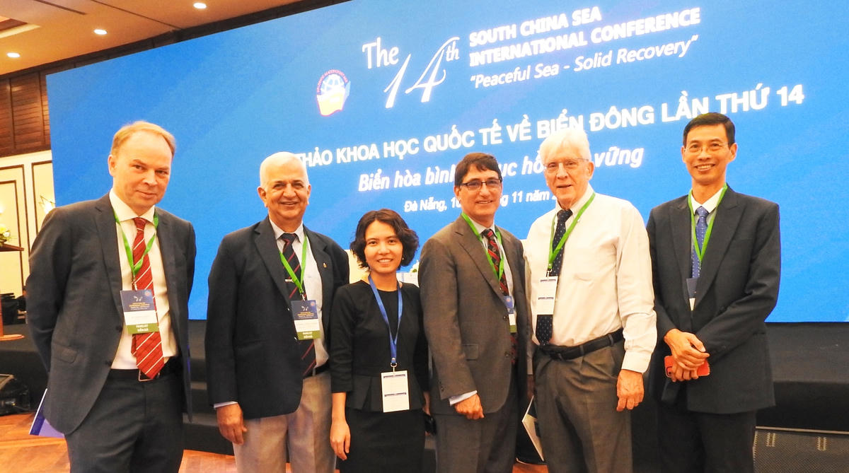 Giải quyết tranh chấp ở Biển Đông bằng biện pháp hoà bình