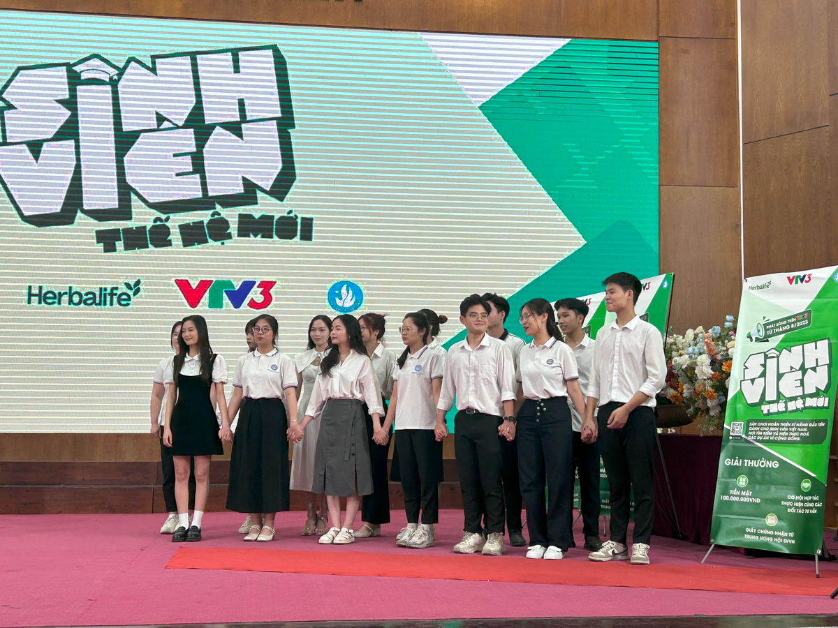 Các thí sinh tại Đại học Thương mại Hà Nội nóng lòng tìm ra những người đại diện cho trường tham gia “Sinh viên thế hệ mới”.