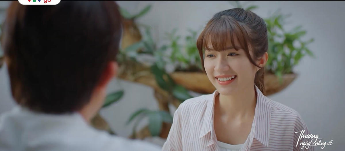 Vân Vân đến gặp Đông Phong. Ảnh: CMH. 