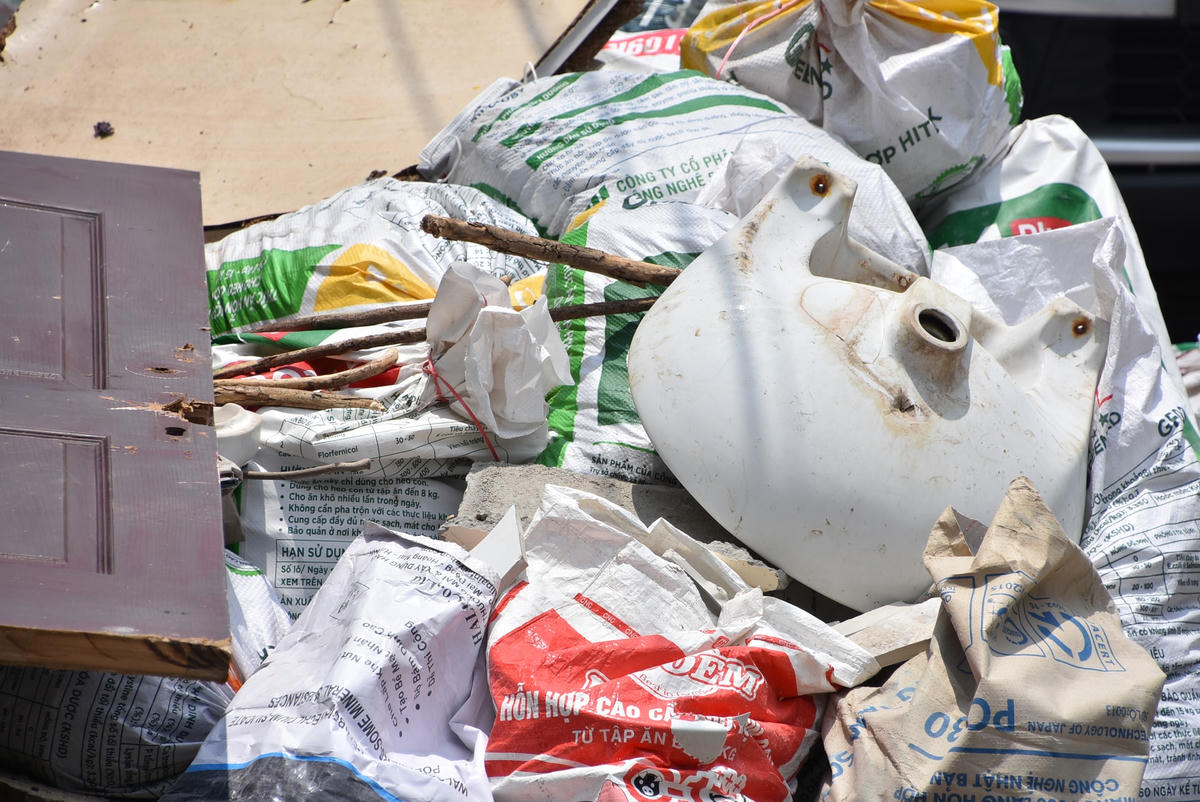 Điểm tập kết tự phát ngay lối vào chung cư B3A Nam Trung Yên (Cầu Giấy).