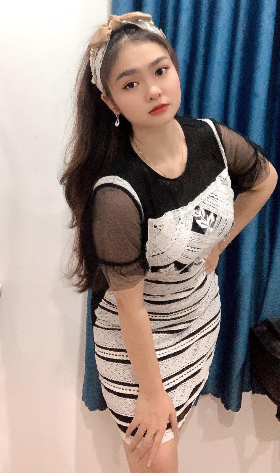 Trong livestream mới nhất, Thiện Nhân mong mọi người không chỉ trích người trong cuộc, cô mong mọi người tôn trọng quyết định của mình. 