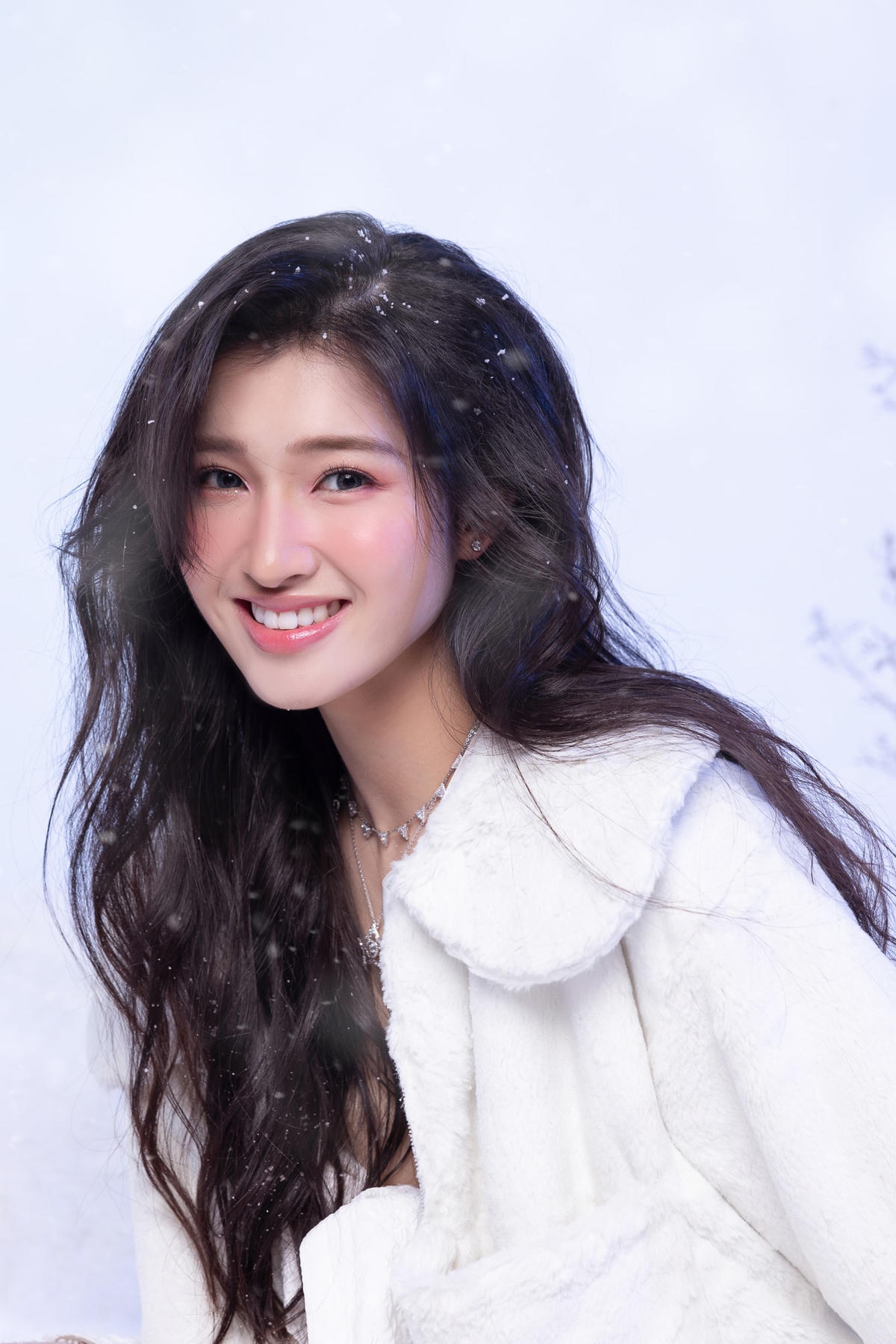 Sau khi đăng quang ngôi vị Á hậu 2 Miss World Vietnam 2022, Nguyễn Phương Nhi là một trong những nàng hậu nổi tiếng với nhan sắc xinh đẹp, trong trẻo.