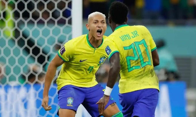 Brazil thể hiện sức mạnh khủng khiếp của mình ngay trong hiệp đấu đầu tiên.