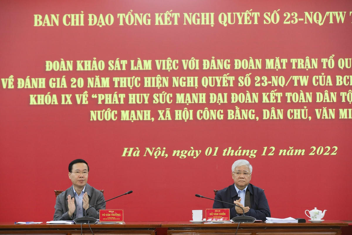 Thường trực Ban Bí thư Võ Văn Thưởng, Chủ tịch UBTƯ MTTQ Việt Nam Đỗ Văn Chiến chủ trì buổi làm việc.