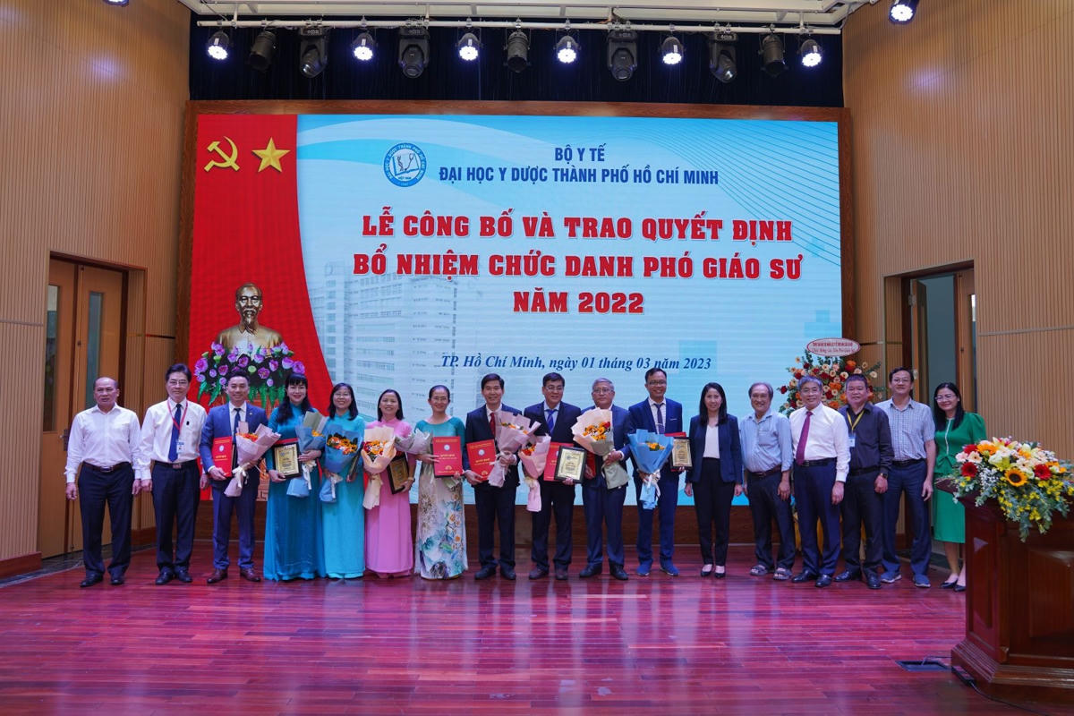Lễ công bố và trao quyết định bổ nhiệm chức danh phó giáo sư năm 2022. Ảnh minh họa.