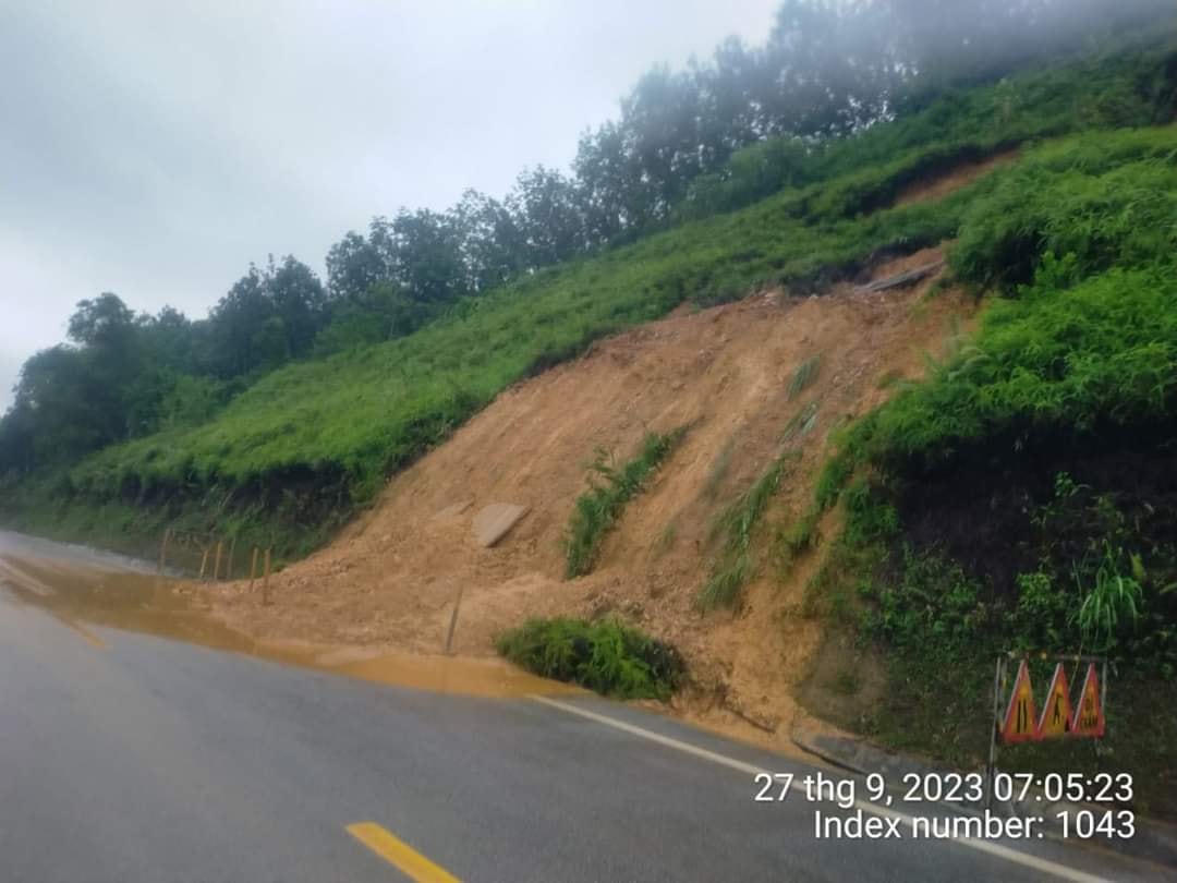 Tại huyện Như Xuân, một số khu vực bị sạt lở đất.