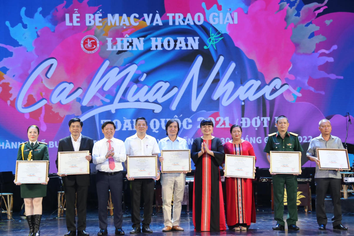 Các đơn vị được trao Huy chương vàng.