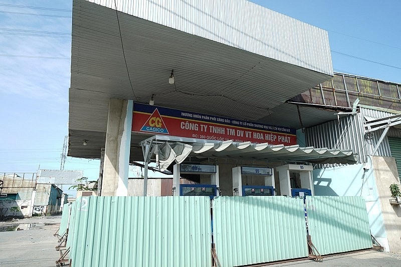 Cửa hàng xăng dầu Hoa Hiệp Phát, địa chỉ số 380 Quốc lộ 1A, Bình Hưng Hòa B, quận Bình Tân, đóng cửa nghỉ Tết do nhân viên xin về nghỉ Tết Âm lịch