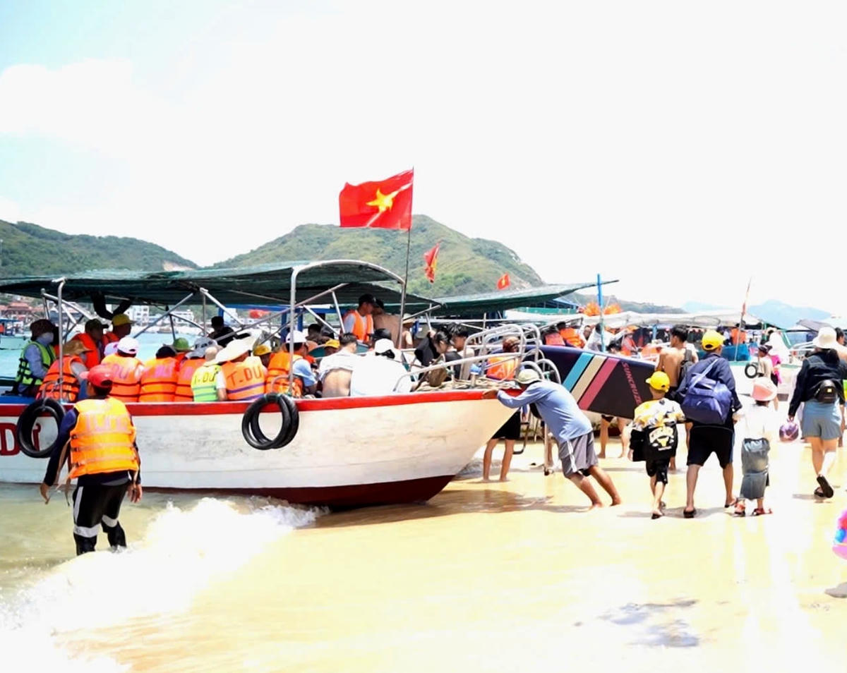 TP Quy Nhơn yêu cầu dừng hoạt động tất cả phương tiện đường thuỷ không đủ điều kiện