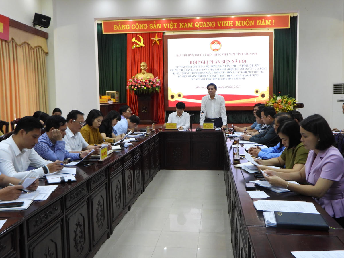 Quang cảnh hội nghị phản biện xã hội.