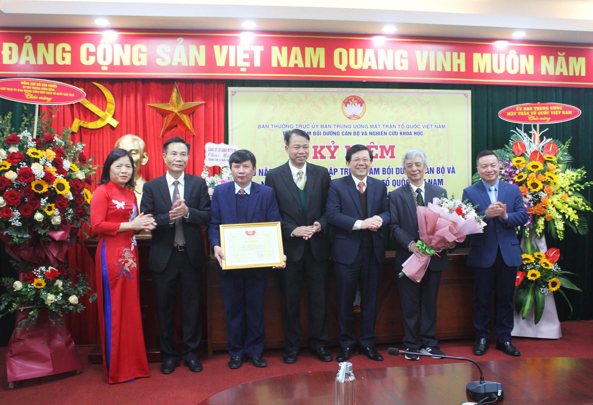 Trung tâm Bồi dưỡng cán bộ và Nghiên cứu khoa học MTTQ Việt Nam kỷ niệm 10 năm thành lập