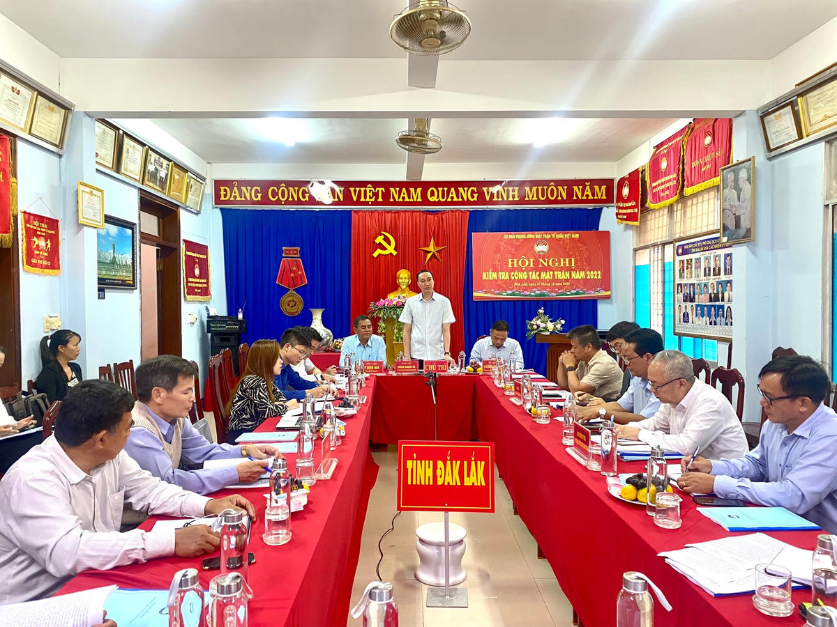 Quang cảnh buổi làm việc.