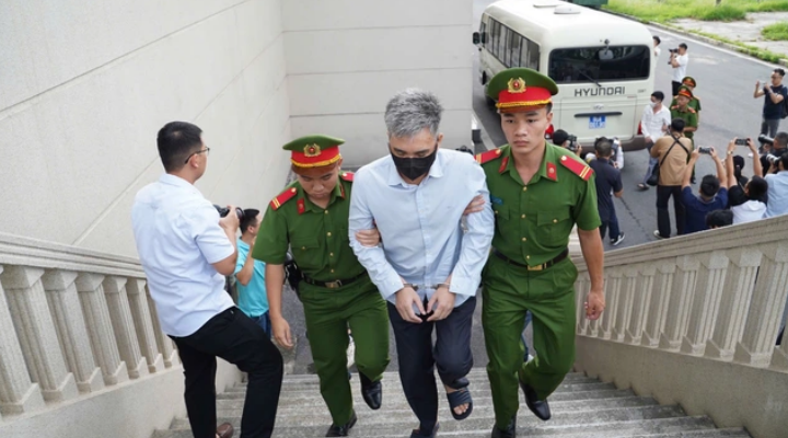 Xét xử Hậu 'pháo' cùng loạt cựu quan chức trong vụ án xảy ra ở Tập đoàn Phúc Sơn ddk