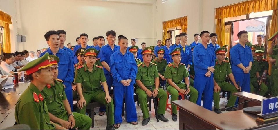 Các bị cáo tại phiên xét xử.