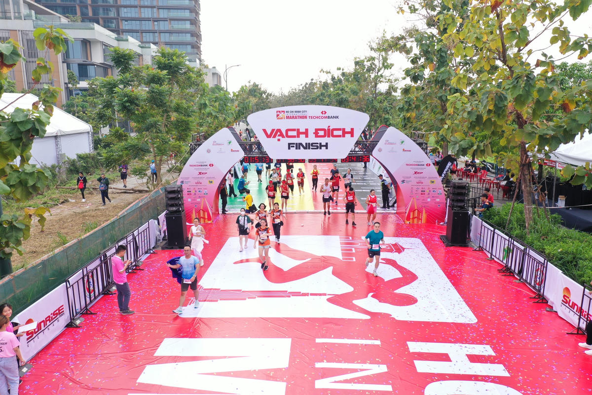 VĐV người Philipiines lập kỷ lục mới tại Giải Marathon Quốc tế TP HCM Techcombank